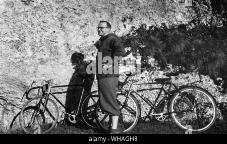 Papa Giovanni Paolo II . Egli ha amato per andare a piedi e in bicicletta nelle montagne Tatra Foto Stock