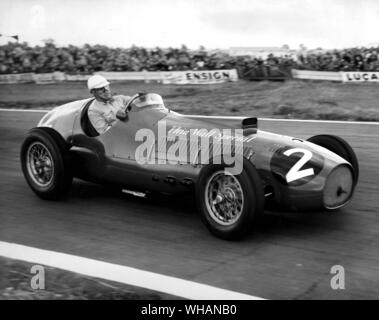 Motor Racing Goodwood. G Farina alla guida di una Ferrari a parete sottile 1952 speciale Foto Stock