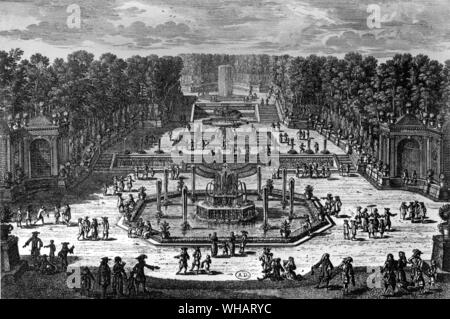 Vista del giardino delle Tre Fontane di Versaille. Era uno di Louis XIV preferito di giardini presso il Palazzo di Versailles, una dolcemente degradante grove la dimensione di due campi da calcio, opulently adornata con bronzo e marmo e tre fontane di mammuth.. Lo splendore di Le Bosquet des Trois Fontaines, una delle grandi conquiste del paesaggio del XVII secolo, ha reso molto più difficile da mantenere e ammirato giardino cadde in rovina come la storia - la rivoluzione francese e le due guerre mondiali - ha preso il suo pedaggio su Versailles.. . Foto Stock