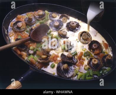 Gli champignon au paprika. Funghi con paprica Foto Stock