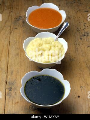 Salsa di pomodoro. Salsa di mele. Salsa alla menta Foto Stock