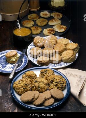 Torte gallesi. Scotch Panackes. Ballater e focaccine di formaggio. Torte di roccia . Pane marrone biscotti. Foto Stock