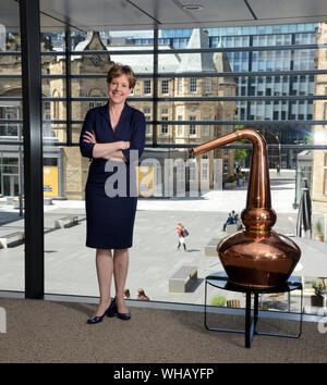 Karen Betts il CEO del whisky scozzese associazione con sede a Edimburgo in Scozia, Regno Unito Foto Stock