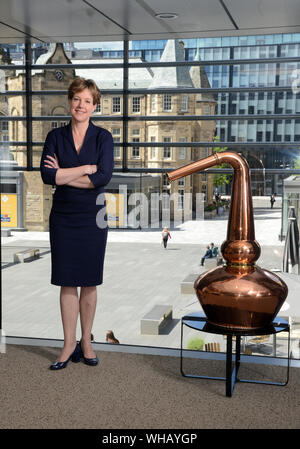 Karen Betts il CEO del whisky scozzese associazione con sede a Edimburgo in Scozia, Regno Unito Foto Stock