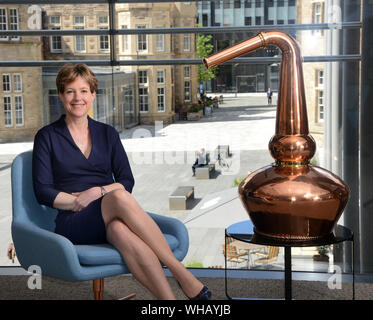 Karen Betts il CEO del whisky scozzese associazione con sede a Edimburgo in Scozia, Regno Unito Foto Stock