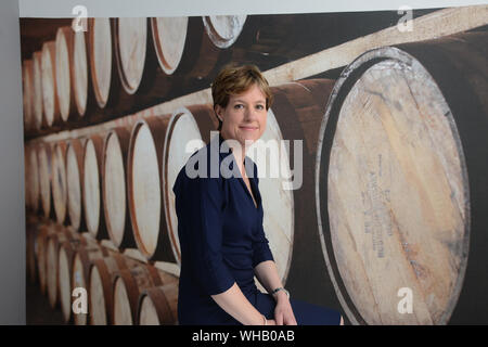 Karen Betts il CEO del whisky scozzese associazione con sede a Edimburgo in Scozia, Regno Unito Foto Stock