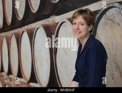 Karen Betts il CEO del whisky scozzese associazione con sede a Edimburgo in Scozia, Regno Unito Foto Stock