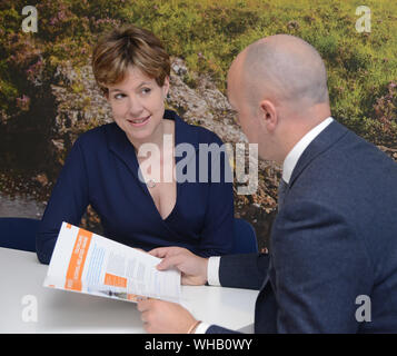 Karen Betts il CEO del whisky scozzese associazione con sede a Edimburgo in Scozia, Regno Unito Foto Stock