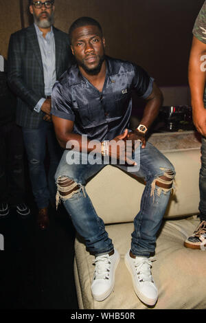 ***FILE FOTO*** Kevin Hart recuperando da Back Surgery dopo un incidente d'auto. LAS VEGAS NV - Luglio 8, 2017: ***COPERTURA CASA*** Kevin Hart celebrazione di compleanno a vanità Nightclub al Hard Rock Hotel & Casino in Las Vegas NV a luglio 8, 2017. Credito: PIL Fotografia Phtotos/ MediaPunch Foto Stock