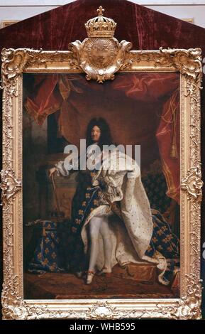 Royal Romance - Luigi XIV (1638 - 1715) da Hyacinthe Rigaud Il duomo (1701). Louis XIV (battezzato come Louis-Dieudonné [dio-data]) (5 settembre 1638 - 1 settembre 1715) ha statuito come Re di Francia e di Navarra. Egli ha aderito al trono il 14 maggio 1643, pochi mesi prima il suo quinto compleanno, ma non assumere personale effettivo controllo del governo fino alla morte del suo Primo Ministro (premier ministre), Cardinale Jules Mazarin, nel 1661. Louis dovrebbe rimanere sul trono fino alla sua morte appena prima della sua settanta-settimo compleanno nel 1715.. Foto Stock