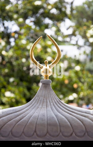 Primo piano della vista di dettaglio a tetto dorato del palazzo Topkapi ad Istanbul in Turchia Foto Stock