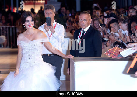 Venezia, Italien. 01 Sep, 2019. Penelope Cruz alla premiere di 'Wasp Rete' presso la Biennale di Venezia 2019/76th Venice International Film Festival presso il Palazzo del Cinema. Venezia, 01.09.2019 | Utilizzo di credito in tutto il mondo: dpa/Alamy Live News Foto Stock