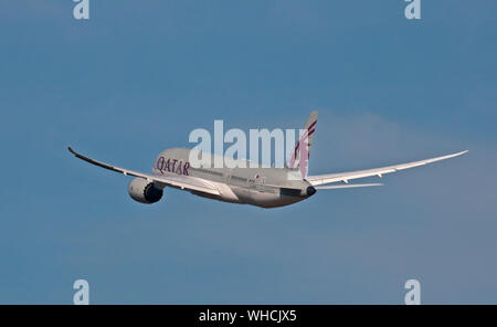 Qatar Airways Boeing 787 Dreamliner, Gatwick, Regno Unito Foto Stock