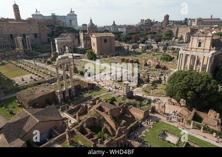 Foro Romano (parte nordoccidentale), vista dal giardino Farnese, Roma, Italia Foto Stock