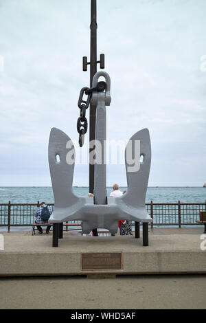 USS Chicago ancorare su Navy Pier di chicago, illinois, Stati Uniti d'America Foto Stock