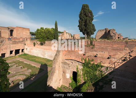 La Domus Augustana sul Colle Palatino (Roma, Italia) e il suo cortile Foto Stock