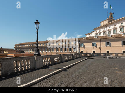 Piazza del Quirinale e Palazzo del Quirinale a Roma, Italia. Residenza ufficiale del Presidente della Repubblica Italiana Foto Stock