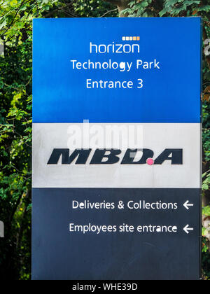 MBDA ingresso sign in Stevenage UK. MBDA è un missile fabbricante formata da una fusione di missili guidati di divisioni di Airbus, Leonardo e BAE Systems. Foto Stock