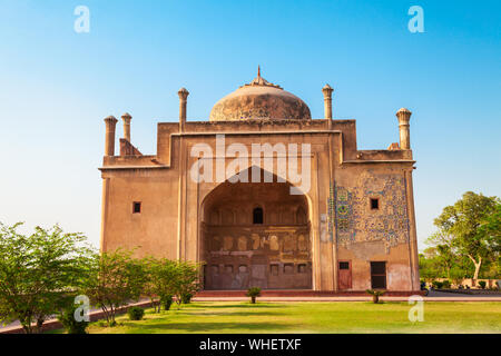 Chini Rauza Ka è un monumento funerario o rauza in Agra city, Uttar Pradesh, India Foto Stock