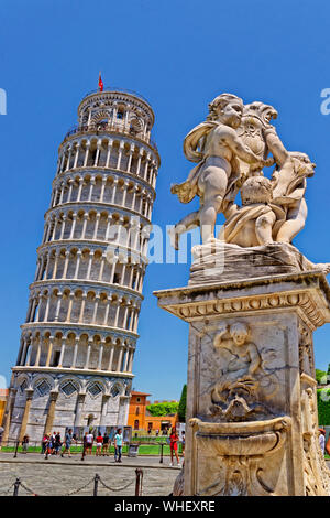 La Torre Pendente di Pisa, Toscana, Italia. Foto Stock