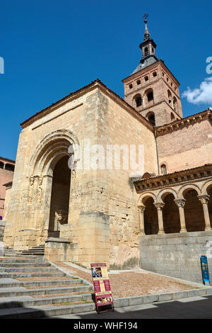 SEGOVIA, Spagna - 25 Aprile 2018: vista del San Martin chiesa di Segovia. Foto Stock