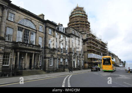 La città di Edimburgo è la capitale della Scozia grandi quantità di visita turistica della città Foto Stock