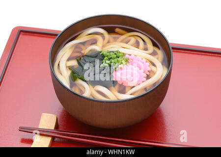 Giapponese Kake udon tagliatelle in una ciotola Foto Stock