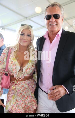 Bridgehampton, NY, STATI UNITI D'AMERICA. 1 Sep, 2019. Alba Jancou, Peter Cook all'Hampton Classic Horse Show Grand Prix in Bridgehampton, New York il 1 settembre 2019. Credito: Mpi98/media/punzone Alamy Live News Foto Stock