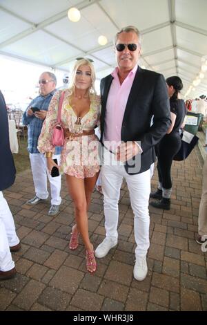 Bridgehampton, NY, STATI UNITI D'AMERICA. 1 Sep, 2019. Alba Jancou, Peter Cook all'Hampton Classic Horse Show Grand Prix in Bridgehampton, New York il 1 settembre 2019. Credito: Mpi98/media/punzone Alamy Live News Foto Stock