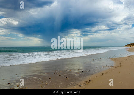 La pittoresca baia di Aldinga area della penisola di Fleurieu ad Adelaide nel South Australia, Australia Foto Stock