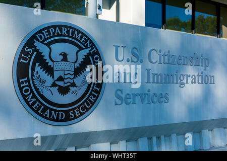 Stati Uniti Cittadinanza e Immigrazione Servizi di agenzia interinale Servizi di agenzia di Stati Uniti Department of Homeland Security segno vicino l'ufficio da campo Foto Stock