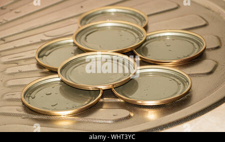 Tappi per preservare in cucina vicino. Foto Stock