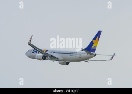 Sapporo, Giappone - Lug 3, 2019. JA73NT Skymark Airlines Boeing 737-800 il decollo dall'Aeroporto New Chitose (CTS) a Sapporo, Giappone. Foto Stock