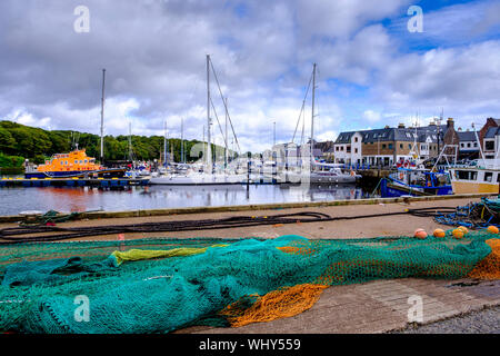 Barche da pesca nel porto di Stornoway, isola di Lewis, Ebridi Esterne, Scozia Foto Stock