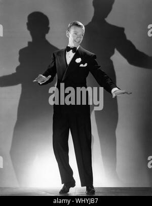 FRED ASTAIRE pubblicità ritratto da GEORGE HURRELL PER VOI NON SONO MAI STATI PIÙ BELLO 1942 direttore William A. Seiter Columbia Pictures Foto Stock