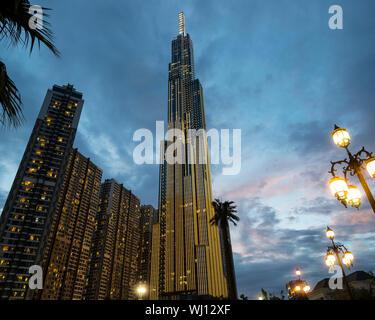 Il Centro Vincom in Ho Chi Minh city, noto anche come punto di riferimento 81, il più alto edificio in Vietnam. Foto Stock