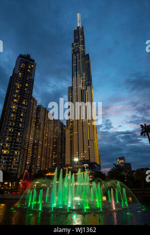 Il Centro Vincom in Ho Chi Minh city, noto anche come punto di riferimento 81, il più alto edificio in Vietnam. Foto Stock