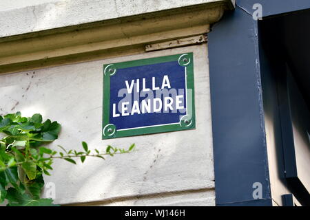 Villa Leandre strada segno di close-up. Quartiere di Montmartre. Parigi, Francia. Foto Stock