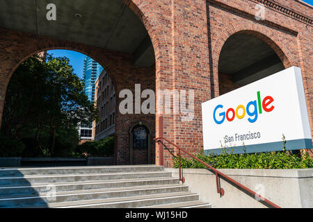 Agosto 21, 2019 San Francisco / CA / STATI UNITI D'AMERICA - Google sede nel quartiere SOMA Foto Stock