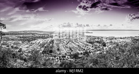 La città di Jonkoping da Huskvarna lookout in Svezia Foto Stock