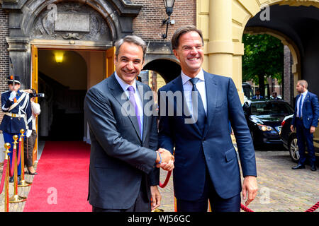 L'Aia, Paesi Bassi Settembre 3rd, 2019 - Primo Ministro Mark Rutte riceverà il Primo Ministro greco Kyriákos Mitsotákis per una introduzione al Ministero degli Affari Generali. I due capi di governo si incontrano per la prima volta nell'Torentje, seguita da una più ampia delega riunione durante un pranzo di lavoro nel Statenzaal. Il programma comprende le relazioni bilaterali tra la Grecia e i Paesi Bassi, il programma di riforma del nuovo governo greco, migrazione e degli eventi attuali dell' agenda europea. Dopo che essi hanno la conferenza stampa. Foto Stock