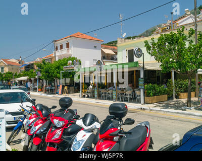 Taverne al porto, Agia Efimia, Cefalonia, Grecia, Europa Foto Stock