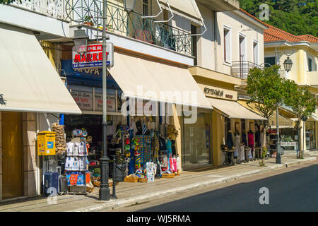 Turistiche negozi di souvenir,porto di Katakolon,penisola del Peloponneso,Grecia,l'Europa Foto Stock