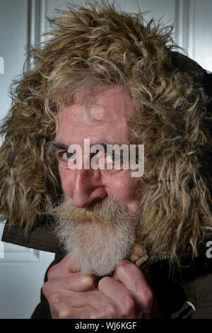 Www.jonsavagephotography.com 22ND JAN 2014 PAISLEY born artist e drammaturgo John Byrne fotografati a casa sua in Edinburgh Foto Stock