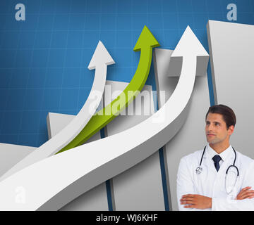 Immagine composita del medico di fiducia con le braccia incrociate cercando su sfondo bianco Foto Stock
