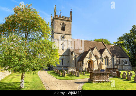 St Martin's Church, Bladon, noto per le tombe della famiglia Spencer-Churchill, compresi Sir Winston Churchill nel suo sagrato, Inghilterra, Regno Unito. Foto Stock