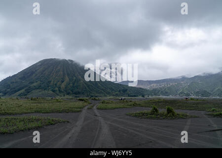 Monte Bromo è la migliore destinazione per viaggiare in bromo Tengger Semeru Parco Nazionale di Malang East Java Indonesia Foto Stock