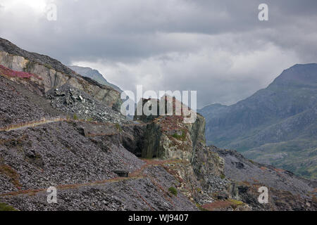 Dinorwic cava di ardesia, situato vicino a Llanberis (Galles del Nord), che una volta era il secondo più grande cava di ardesia in tutto il mondo. Foto Stock