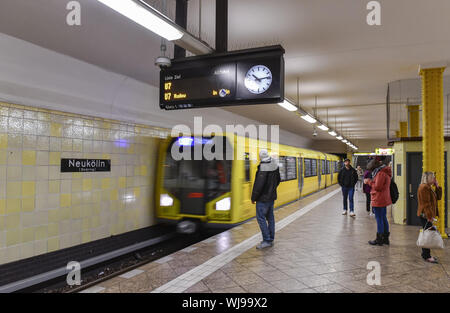 Vista, architettura, stazione ferroviaria, piattaforma, Berlin, Berlin servizi di trasporto, LPP, Germania, Building, edificio, ferrovia, all'interno, all'interno di view, linea p Foto Stock