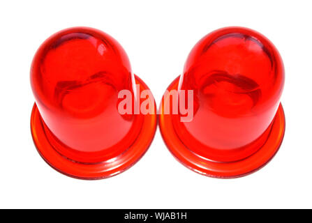 Silicio set cupping, rosso massaggio medico ventose a vuoto isolato su sfondo bianco Foto Stock